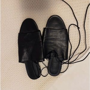 VINCE LACE UP SANDAL